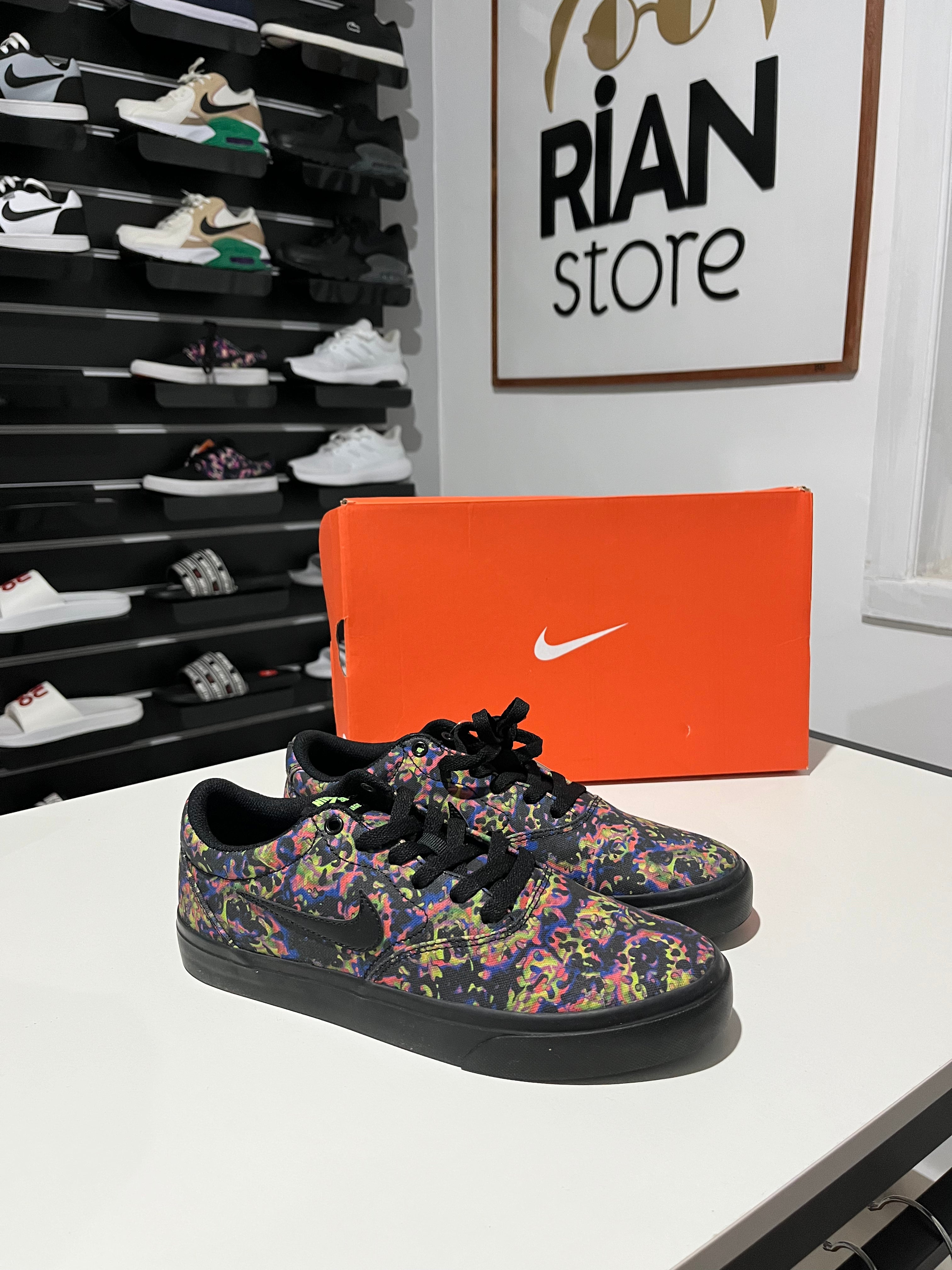 Tênis Nike SB Charge Canvas Premium - Feminino