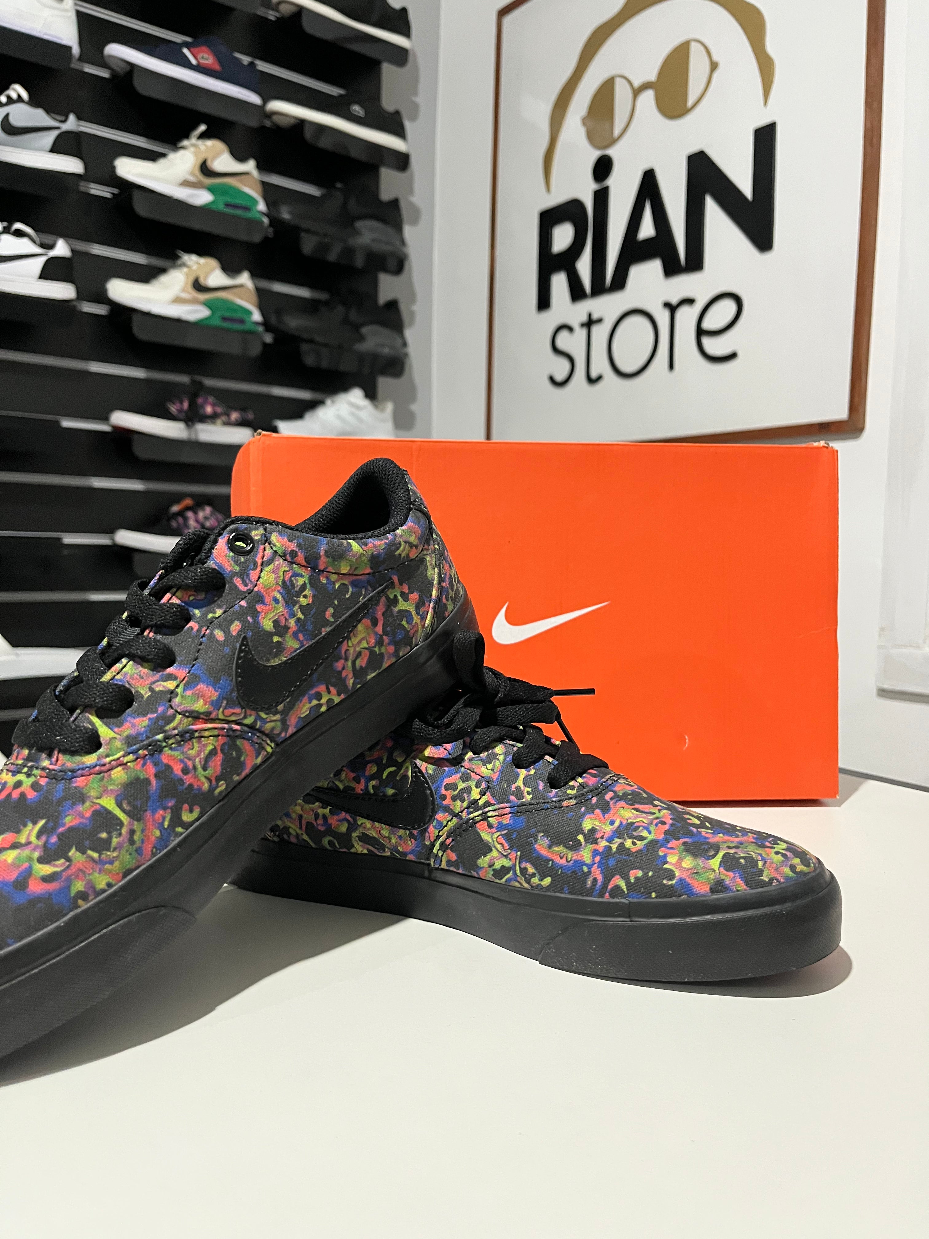 Tênis Nike SB Charge Canvas Premium - Feminino