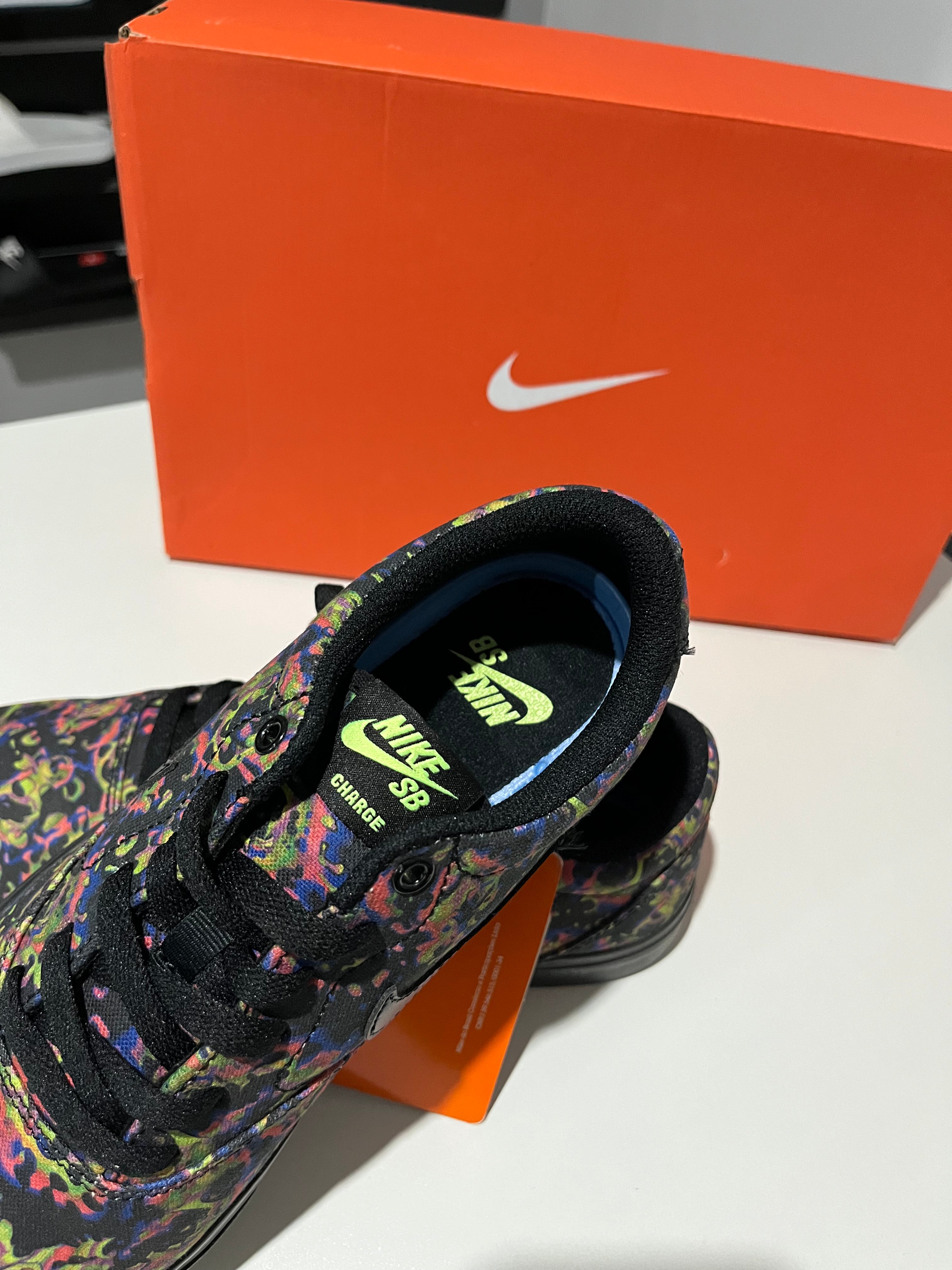 Tênis Nike SB Charge Canvas Premium - Feminino