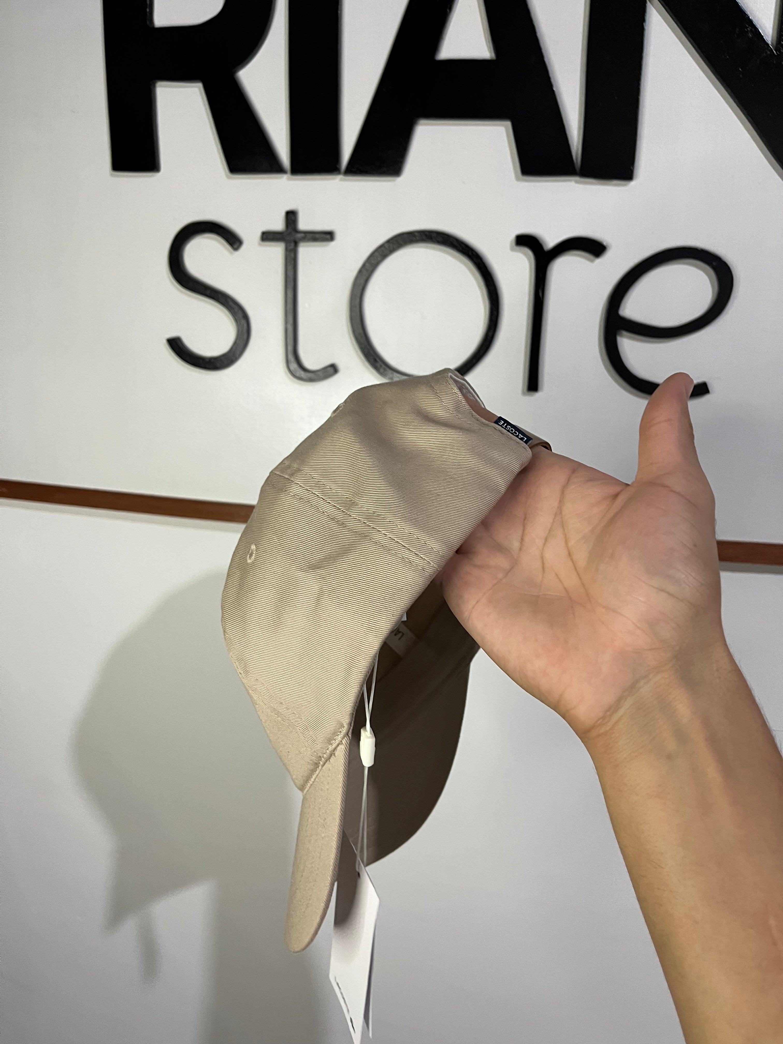 Boné Lacoste Mini Croc Creme