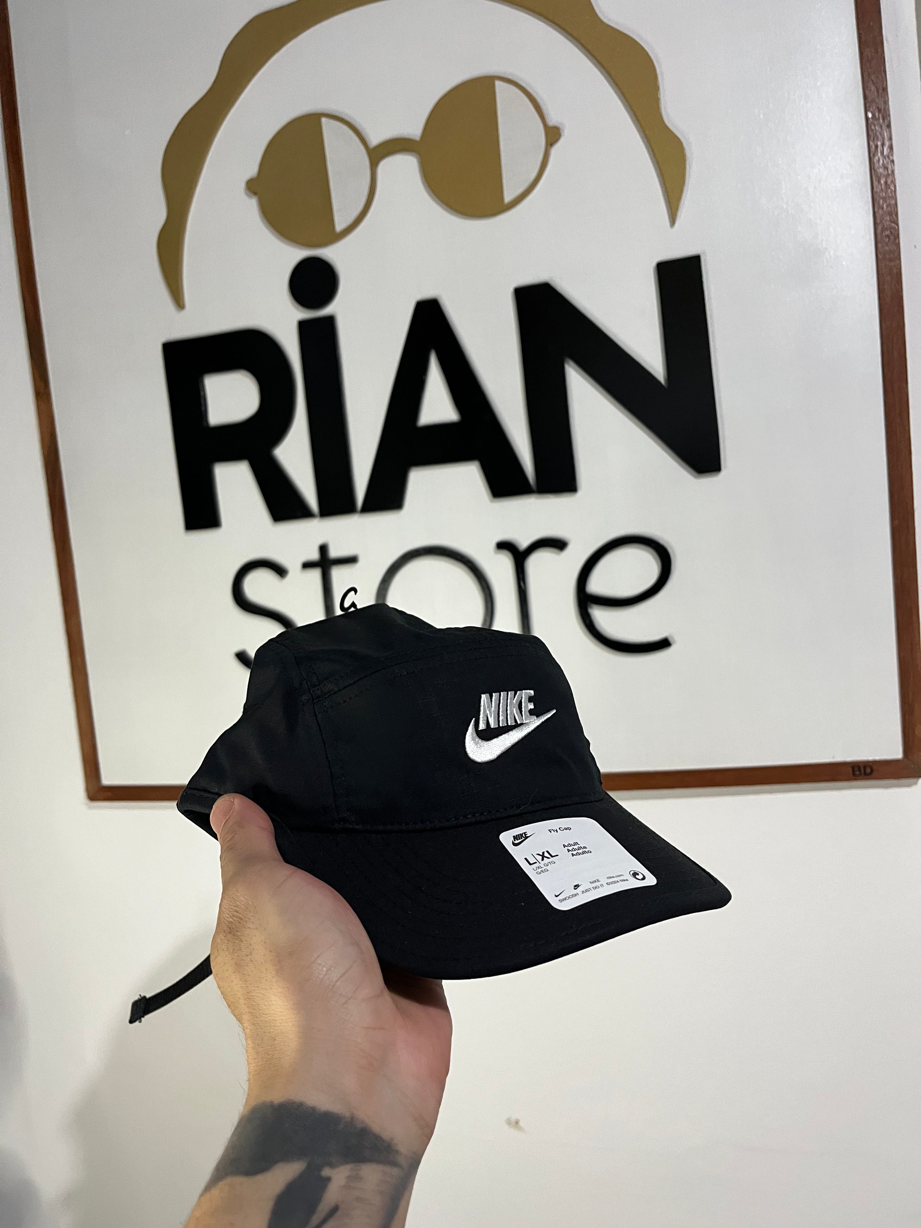 Boné Nike Sportwear - Preto TAMANHO L/XL