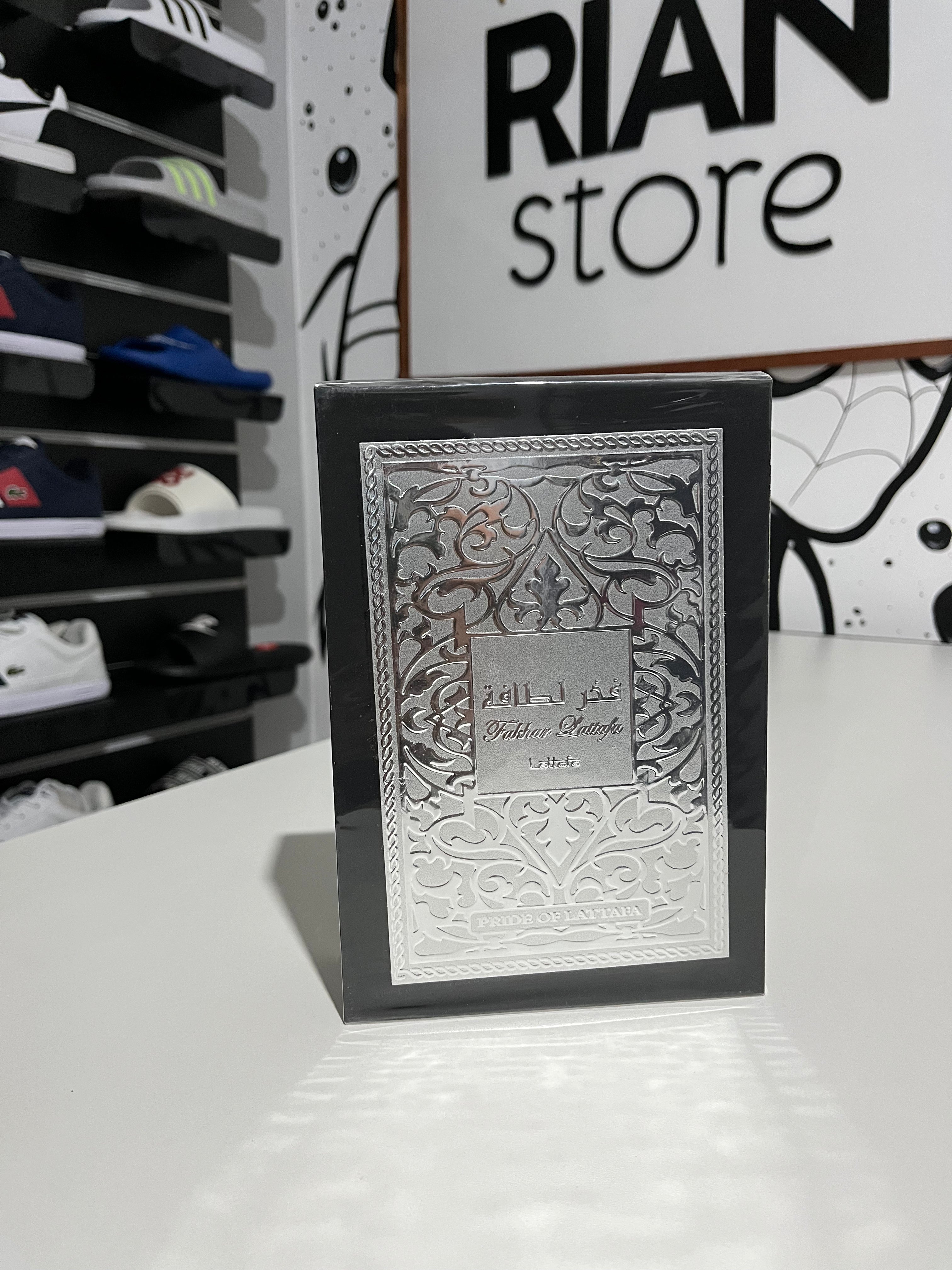 Perfume Fakhar Black - Lattafa - Masculino - Eau de Parfum - 100ml