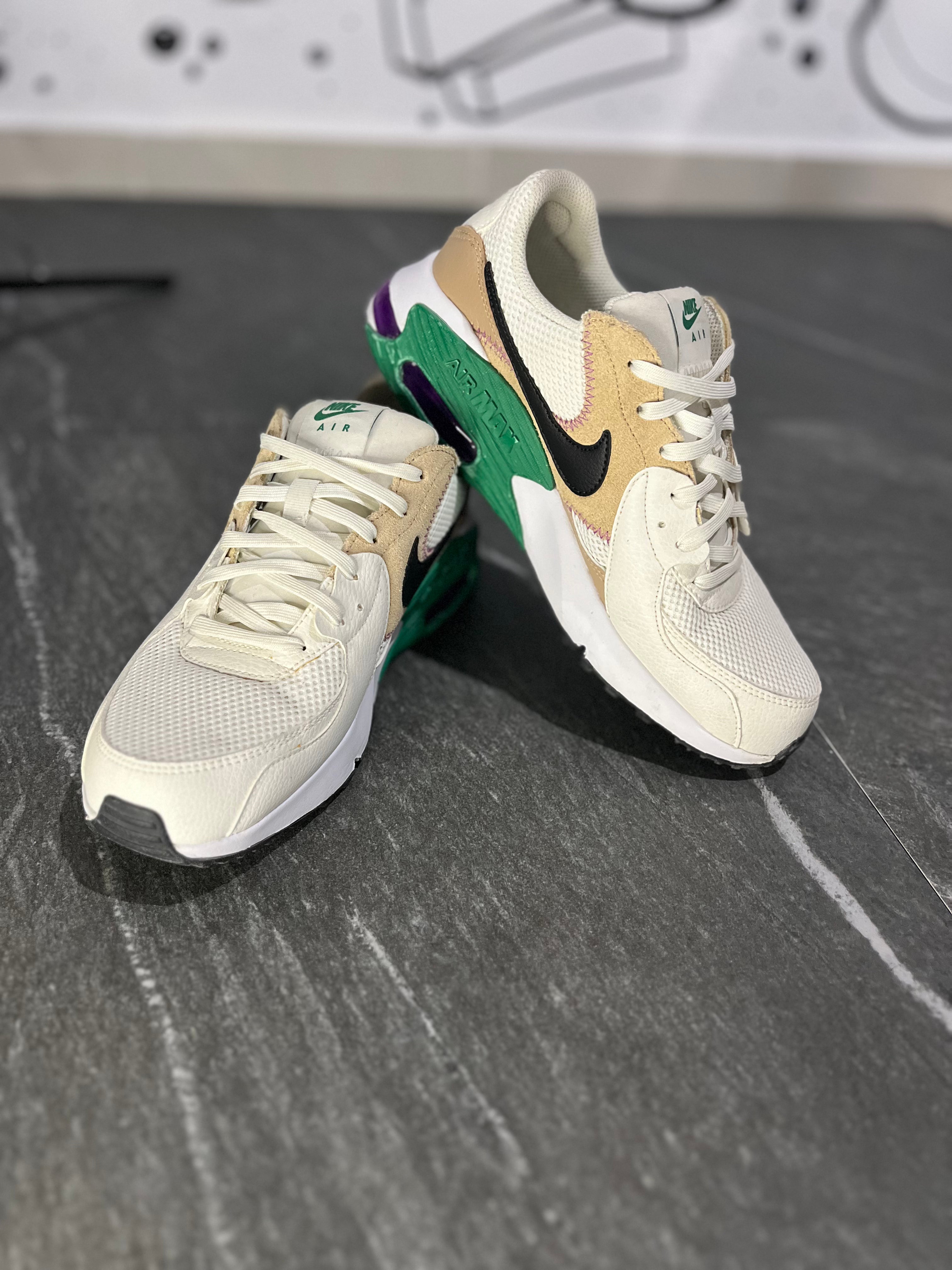 Tênis Nike Air Max Excee - Bege