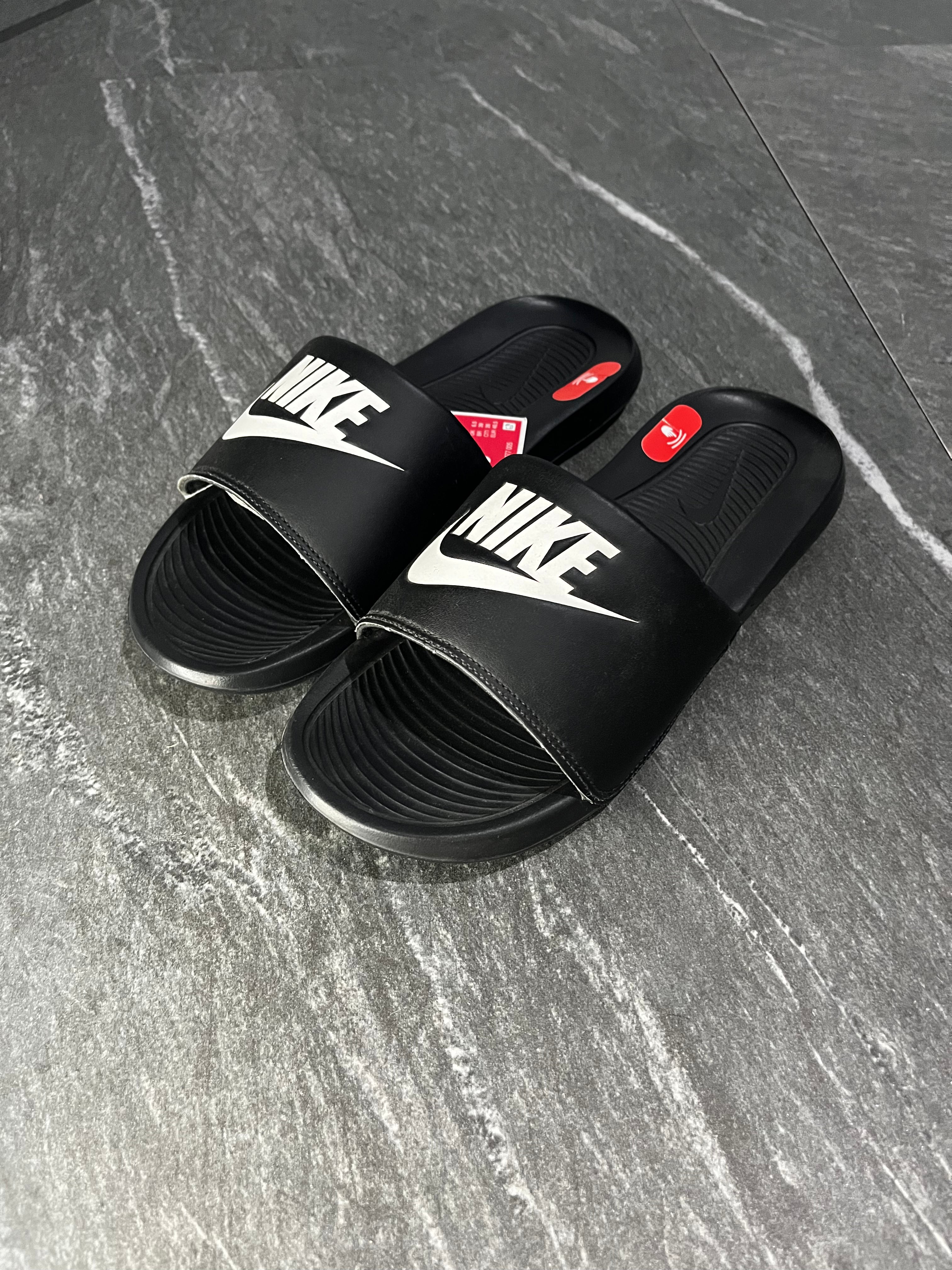 Chinelo Nike Victori One Slide Masculino - Preto