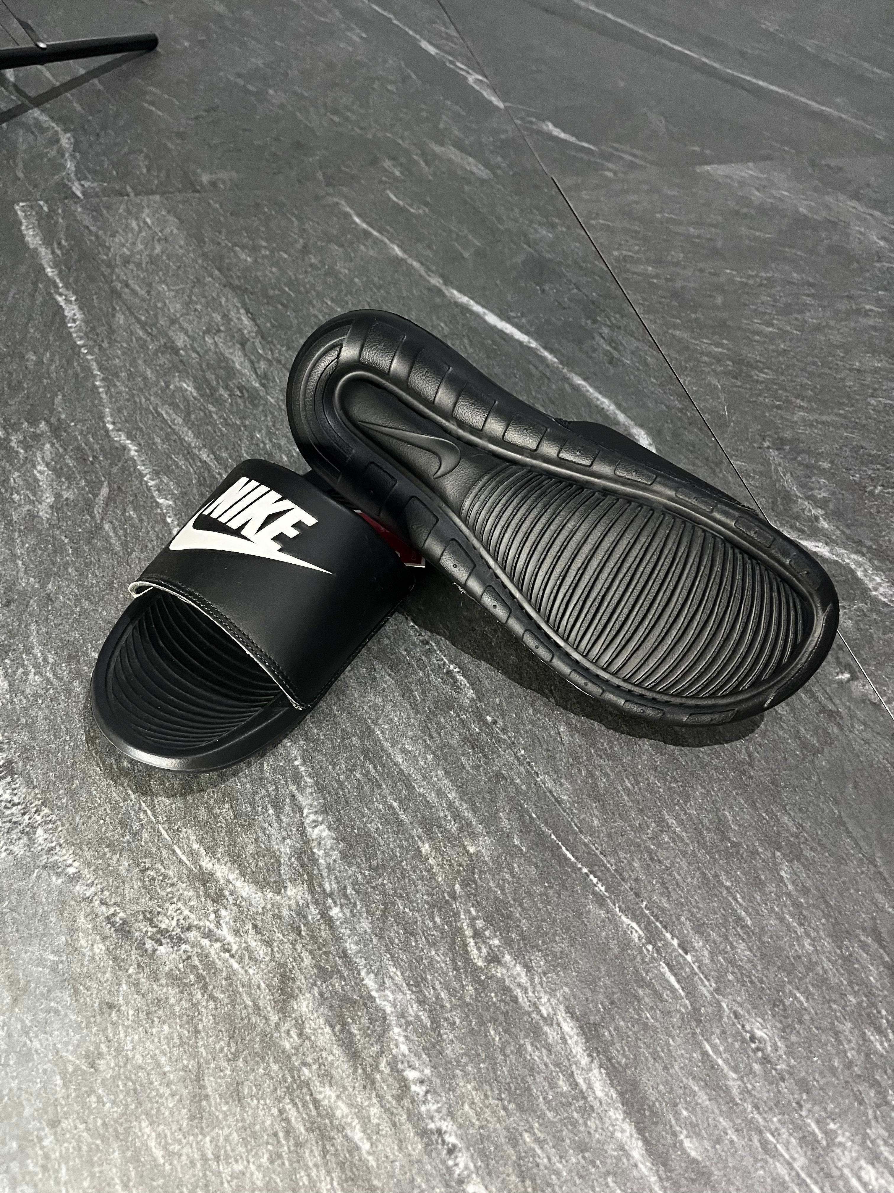 Chinelo Nike Victori One Slide Masculino - Preto