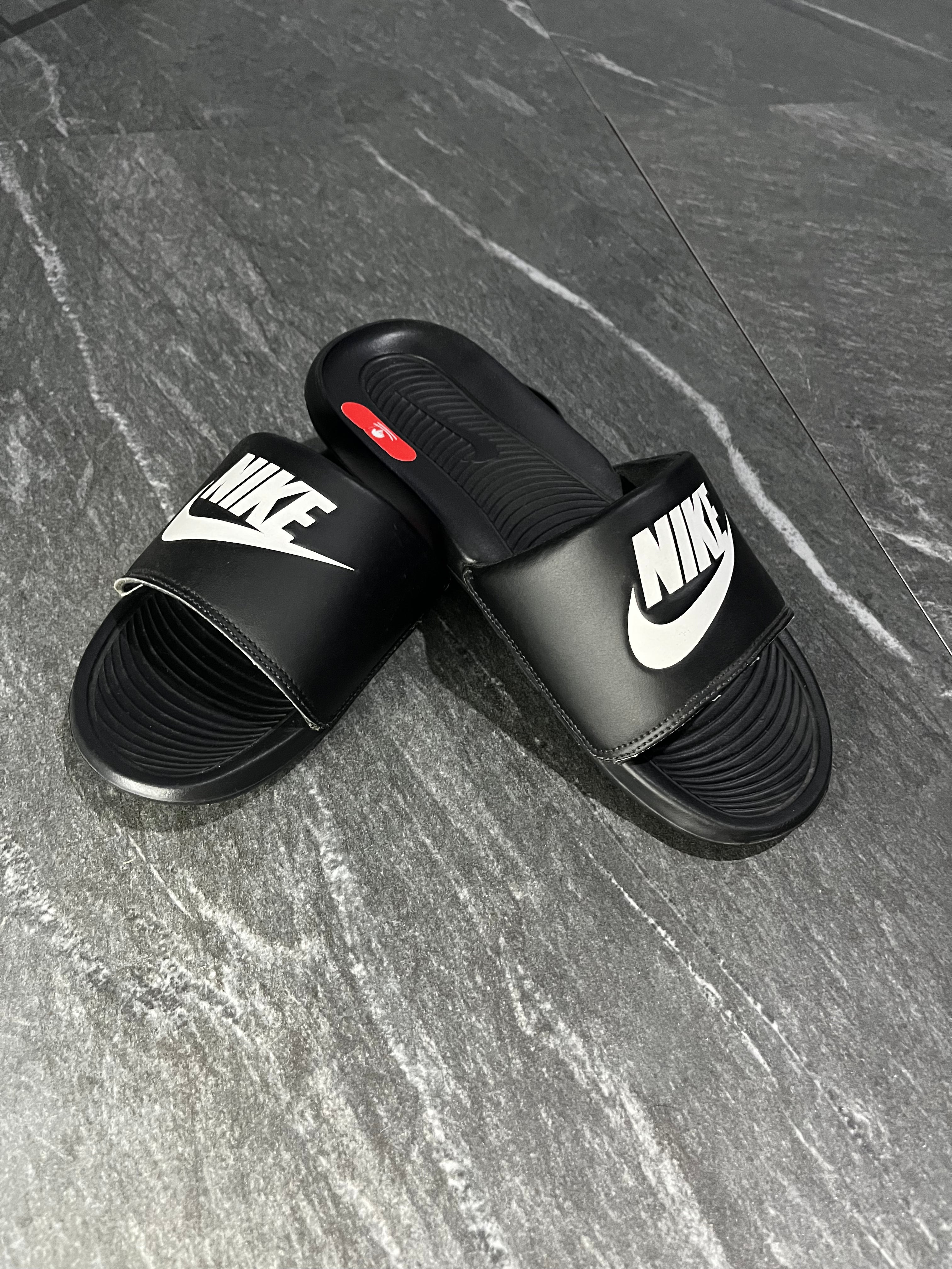 Chinelo Nike Victori One Slide Masculino - Preto