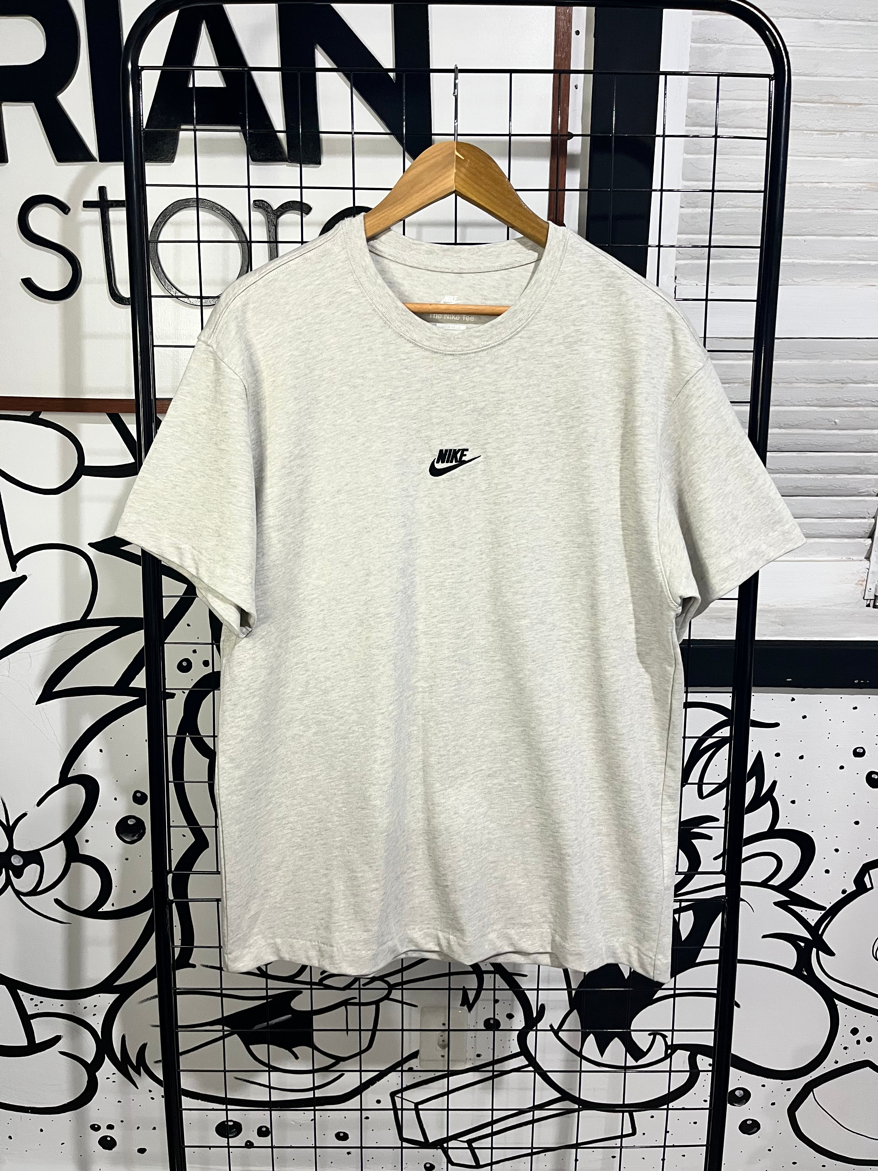 Camiseta Nike Sportwear Premium Essentials Masculina