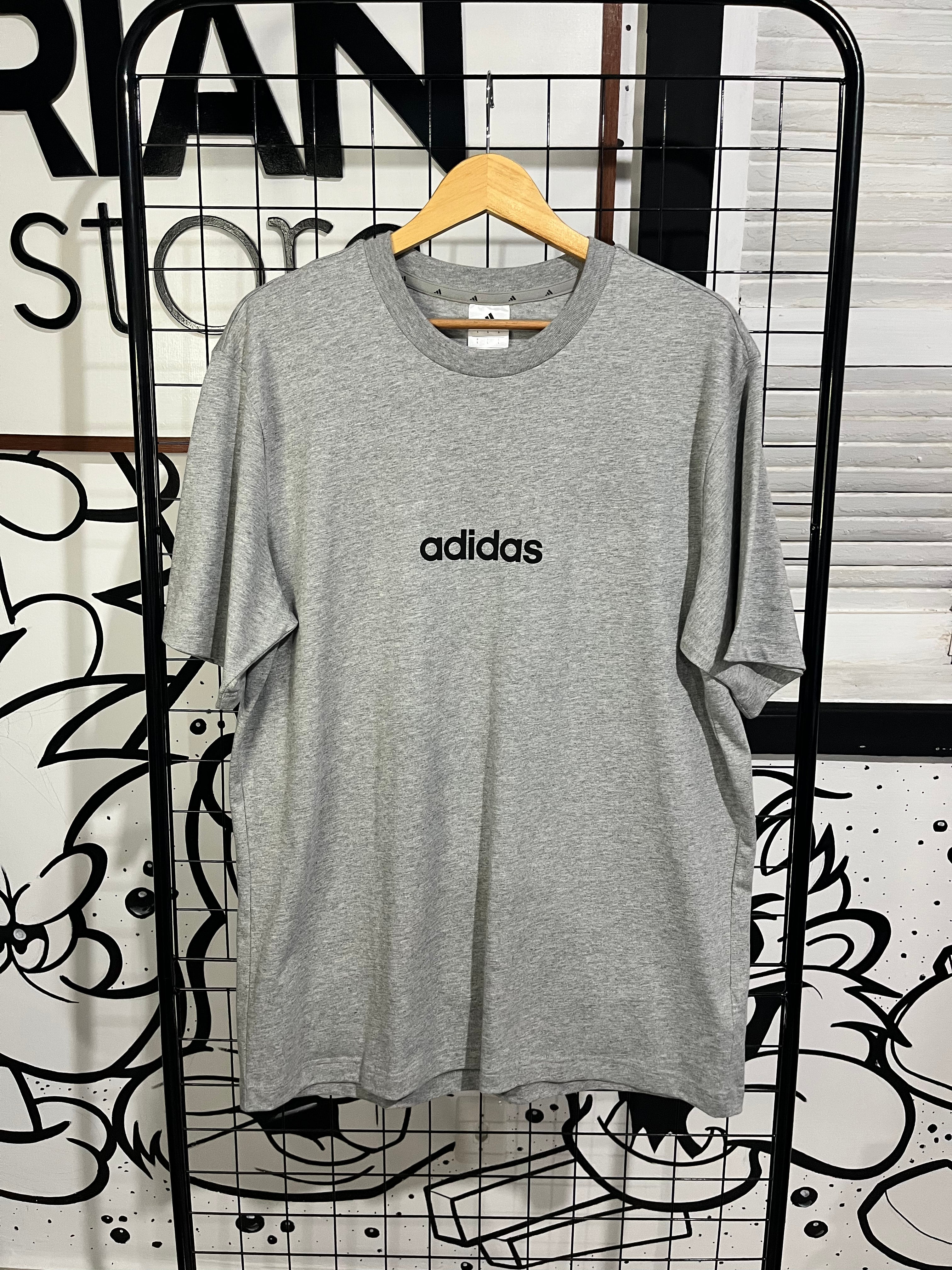 Camiseta Adidas Small Logo Linear Cinza