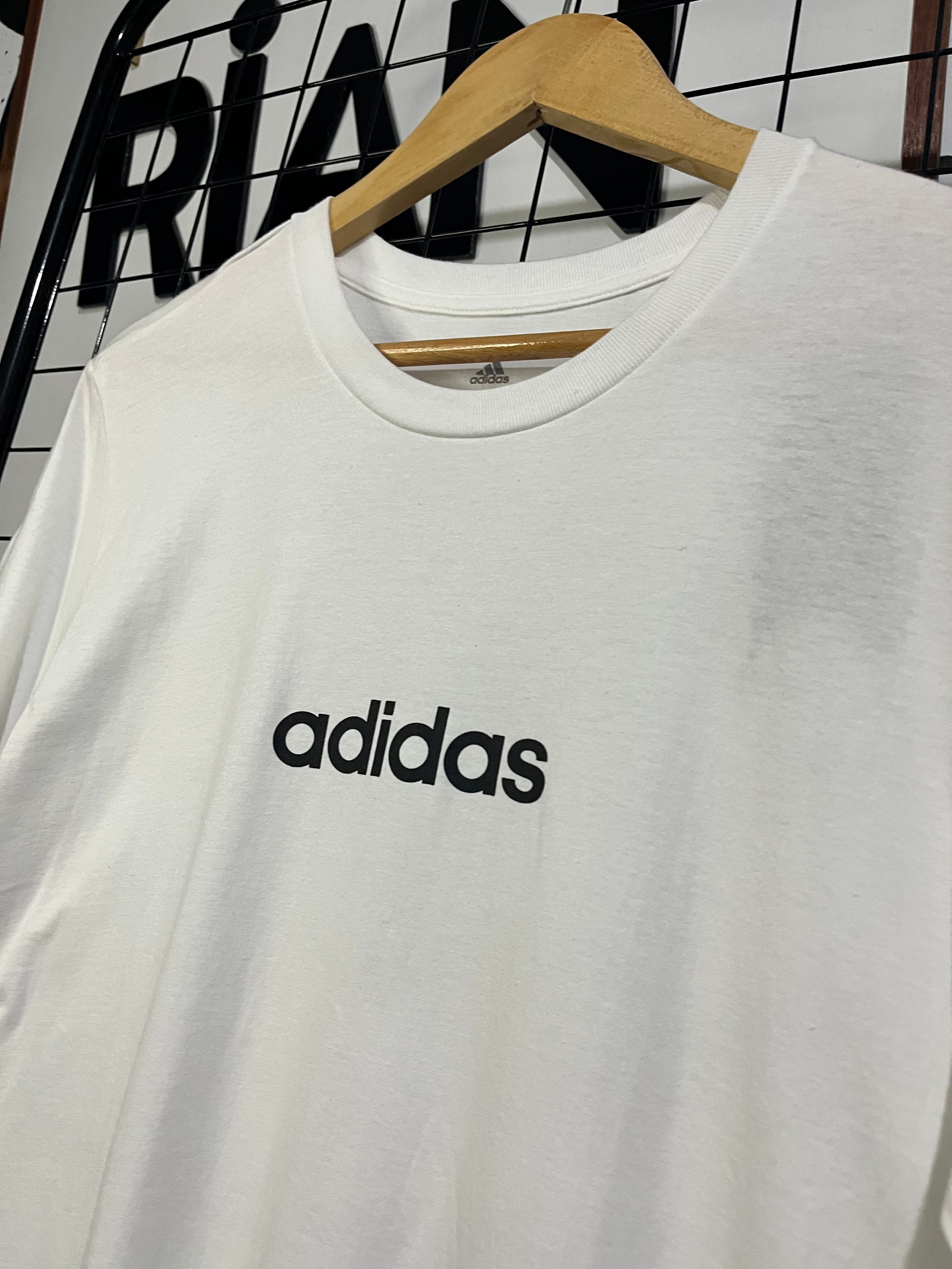 Camiseta Adidas Small Logo Linear Branca