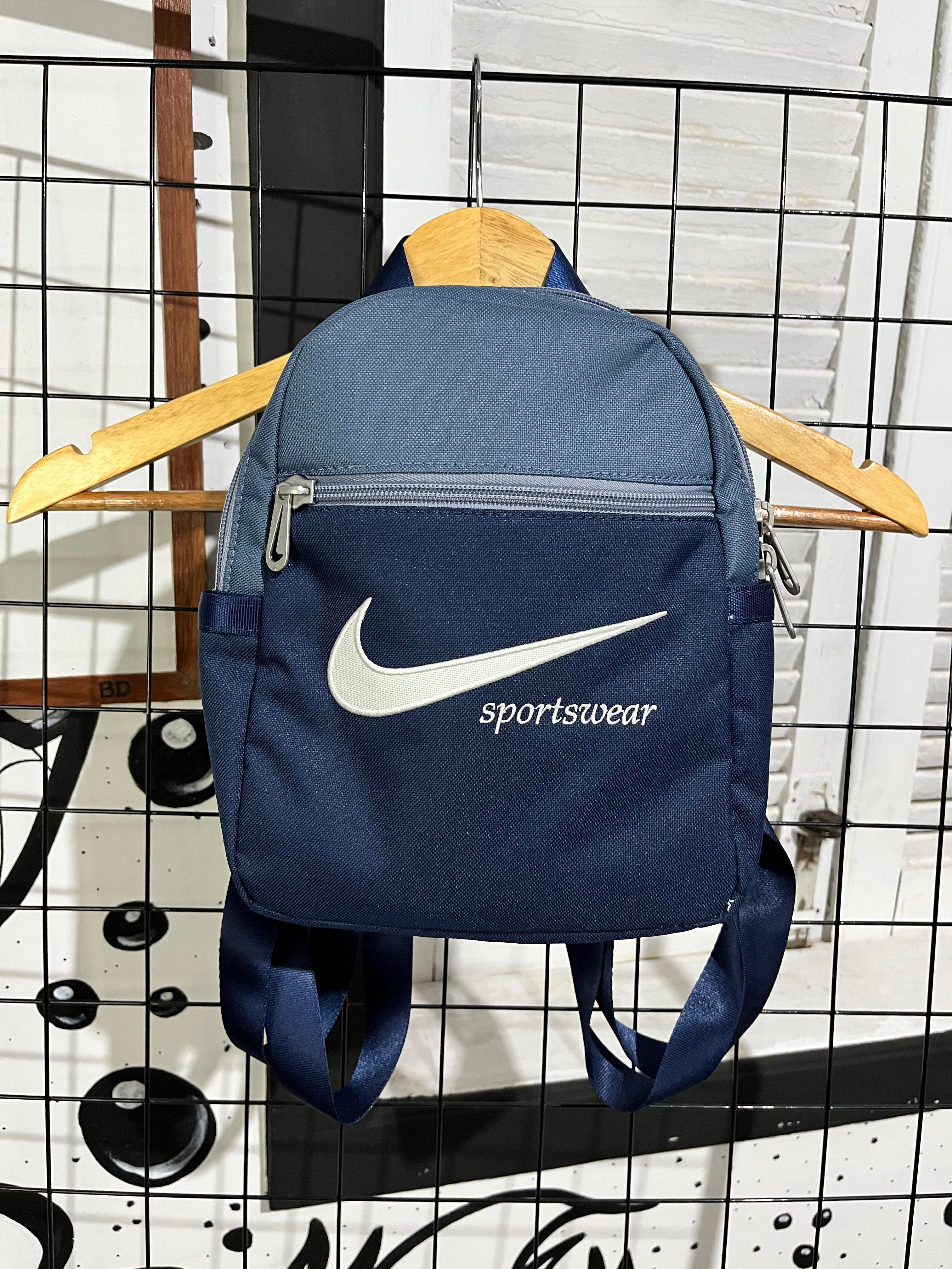 Mochila Nike Sportwear Feminina 6L