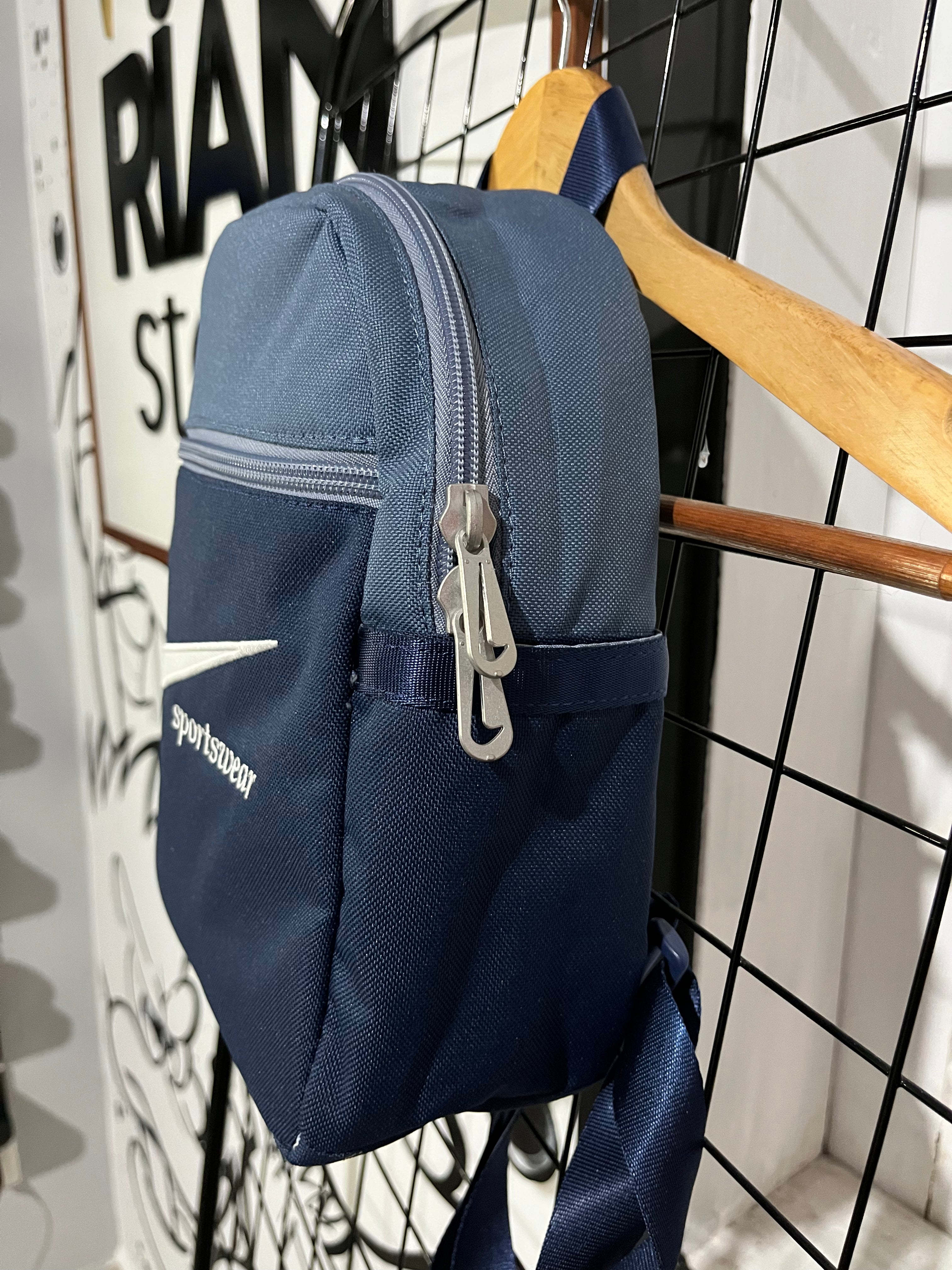 Mochila Nike Sportwear Feminina 6L