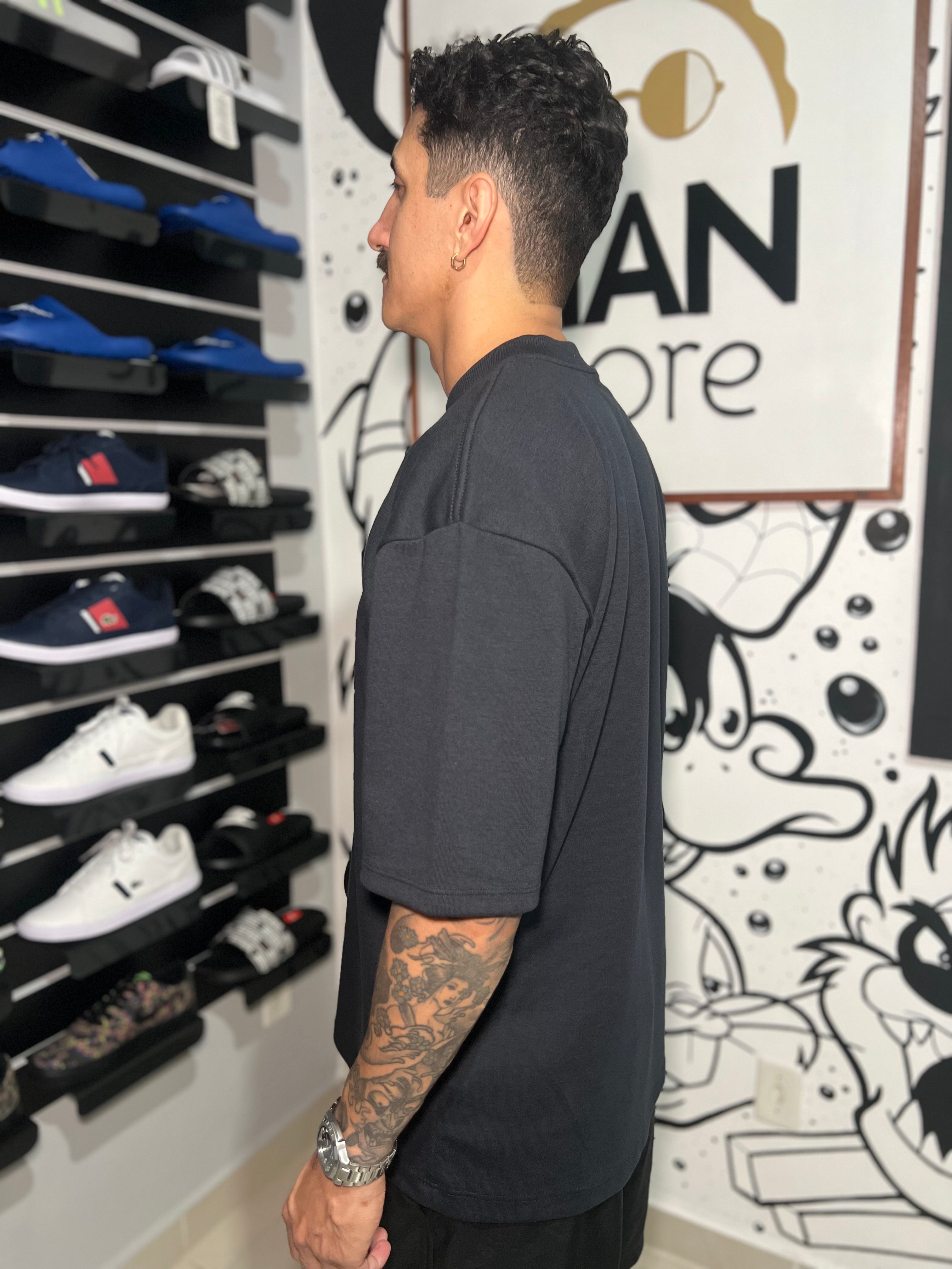 Camiseta Oversized Suedine - Preta